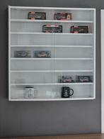 Vitrine murale pour divers objets de collections, Verre