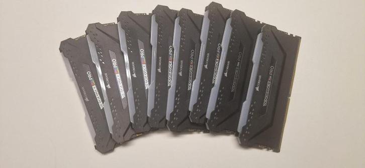 RAM sticks Corsair 8GB, Computers en Software, RAM geheugen, Zo goed als nieuw, 64 GB, DDR4, Ophalen