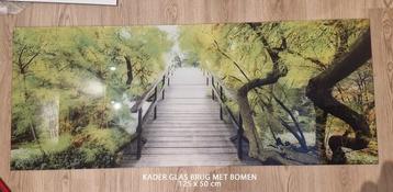 Glazen decoratie voor tegen muur beschikbaar voor biedingen