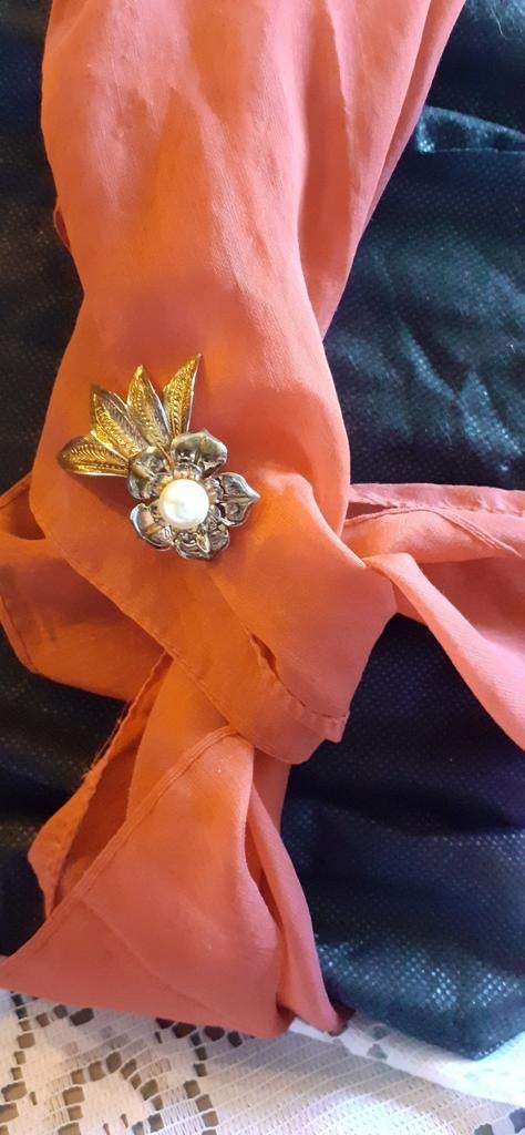 Broche de fantaisie fleur métal vieil or, Enlèvement ou Envoi, Utilisé, Or, Or