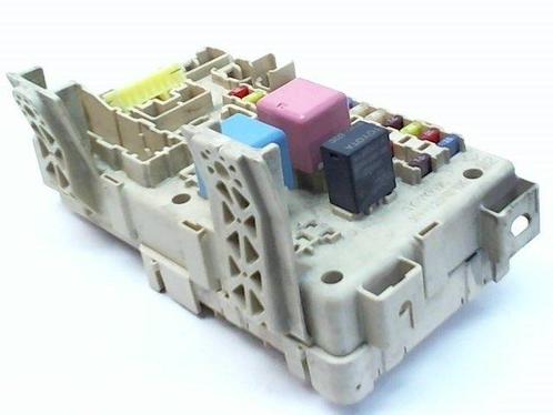 ZEKERINGKAST Toyota Avensis (T25 / B1B) (01-2003/11-2008), Auto-onderdelen, Elektronica en Kabels, Toyota, Gebruikt