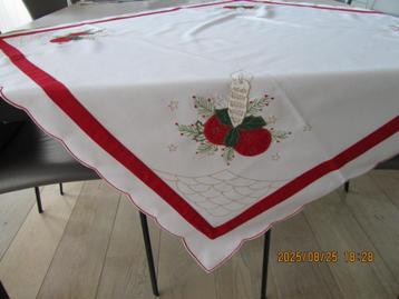 kersttafelkleed beschikbaar voor biedingen