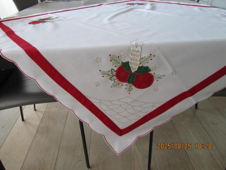 kersttafelkleed, Huis en Inrichting, Tafelkleden, Zo goed als nieuw, Vierkant, Binnen, Ophalen of Verzenden