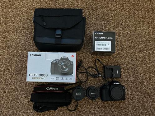 Canon EOS 2000D DSLR + 2 lenzen + accessoires – Complete set, Audio, Tv en Foto, Fotocamera's Digitaal, Zo goed als nieuw, Canon