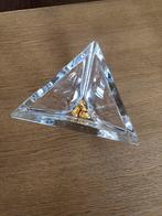 Bijou en cristal suédois, Enlèvement, Neuf