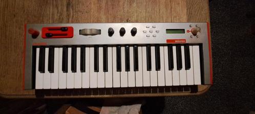 Synthé Alesis Micron + flight case, Muziek en Instrumenten, Synthesizers, Gebruikt, Overige aantallen, Overige merken, Met koffer of flightcase