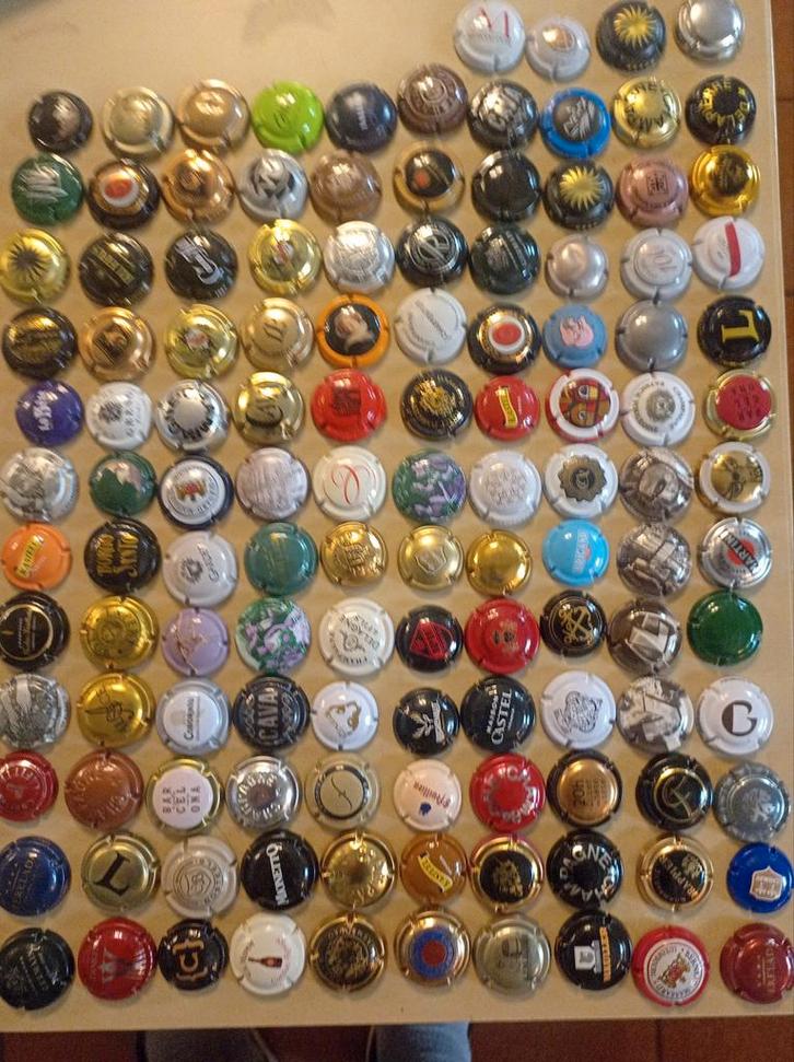 125 capsules de champagnes et autres, différentes, Collections, Marques & Objets publicitaires, Comme neuf, Enlèvement