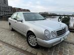 Unieke Mercedes Benz E200 benzine AUTOMAAT vele optie's, Cuir, Argent ou Gris, Achat, Entretenue par le concessionnaire