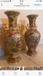 Une paire de vases chinois, Enlèvement