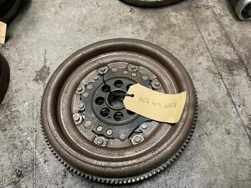 VLIEGWIEL DUBBELE MASSA Golf VII (AUA) (06K105266A) beschikbaar voor biedingen