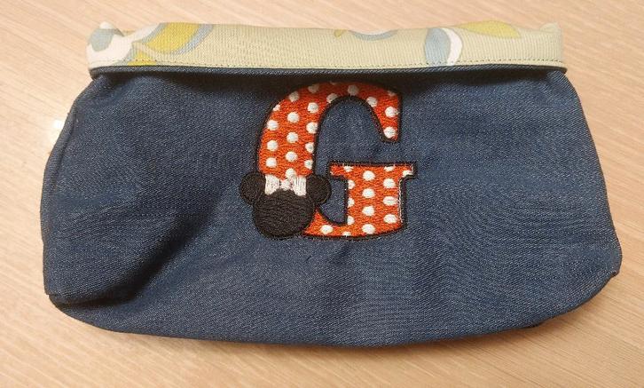 Spijkerzak met de letter G en Minnie., Handtassen en Accessoires, Beautycases, Nieuw, Softcase, Blauw, Ophalen of Verzenden