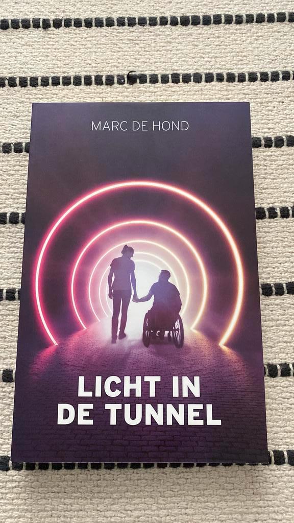 Marc de Hond - Licht in de tunnel. Nieuw, Boeken, Overige Boeken, Ophalen of Verzenden