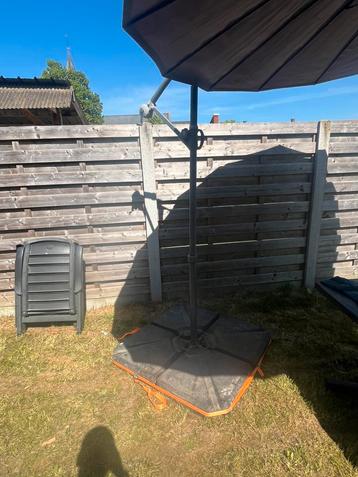 Zweefparasol (bieden)  beschikbaar voor biedingen