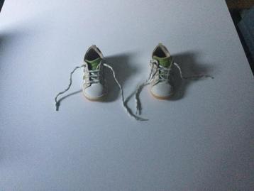 Wit met groene schoenen maat 22, Kinderen en Baby's, Zecchino d’Oro, Ophalen of Verzenden, Jongetje, Gebruikt