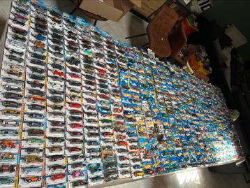 Enorme lot de voitures miniatures hotwheels beschikbaar voor biedingen