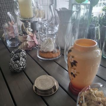 Verschillende (dik 20 stuks) vazen te koop beschikbaar voor biedingen