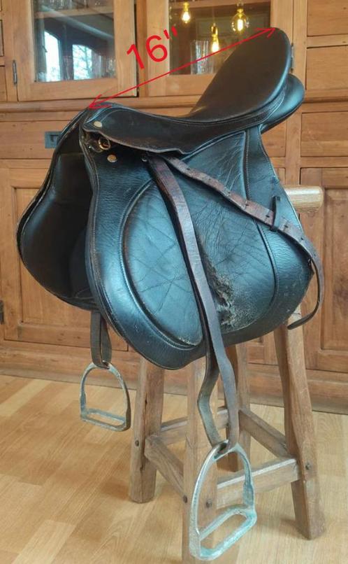 Selle d'équitation 16'' Caprilli by Bates en cuir noir, Animaux & Accessoires, Chevaux & Poneys | Selles, Utilisé, Enlèvement ou Envoi