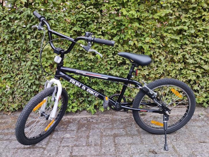 BMX Acrobat freestyle Run & Bike - stuntfiets, Fietsen en Brommers, Fietsen | Crossfietsen en BMX, Zo goed als nieuw, 20 tot 24 inch