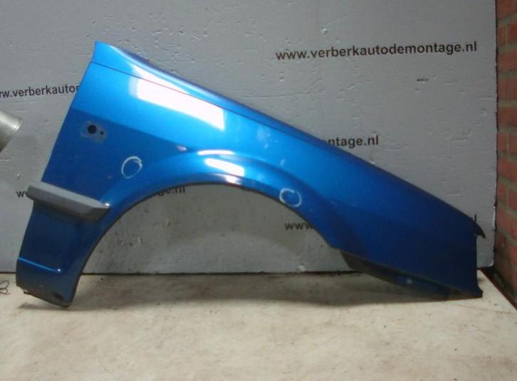 SPATBORD RECHTS VOOR Volkswagen Polo II (86CF), Auto-onderdelen, Carrosserie, Spatbord, Volkswagen, Voor, Rechts, Gebruikt