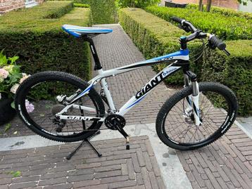 Vélo de montagne GIANT TALON, Enlèvement, Comme neuf, Giant