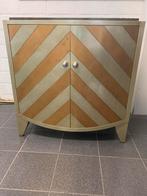 Kast met chevron patroon, Huis en Inrichting, Kasten | Dressoirs, Ophalen, 50 tot 100 cm, Zo goed als nieuw, Chevron