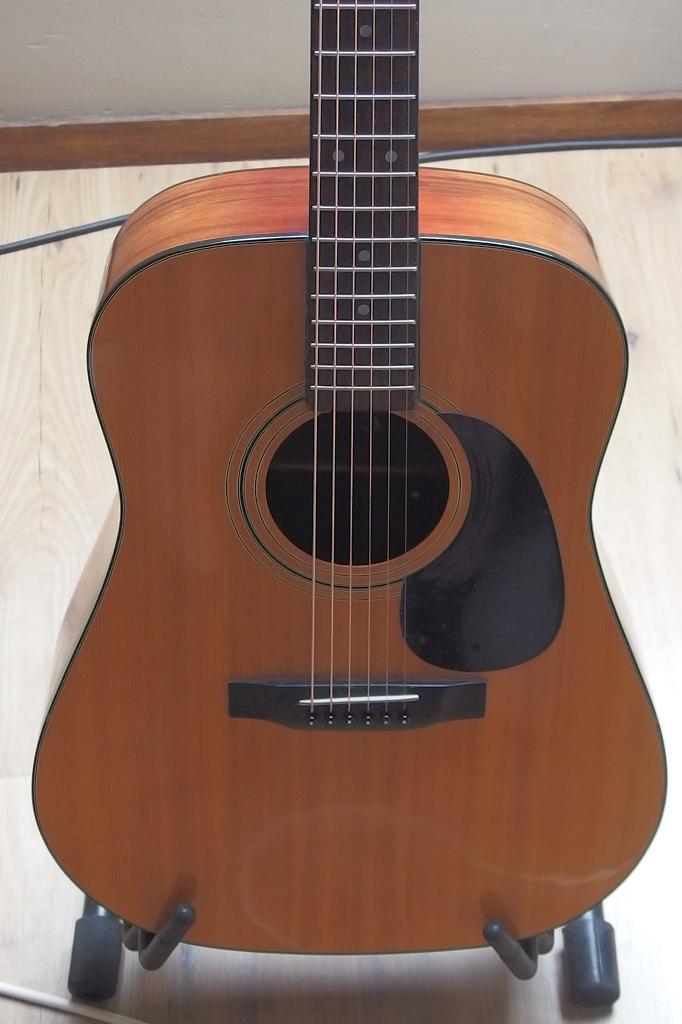 Arirang western gitaar, Muziek en Instrumenten, Snaarinstrumenten | Gitaren | Akoestisch, Zo goed als nieuw, Western- of Steelstringgitaar