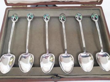 Archibald Knox - Liberty & Co. - 6 zilveren lepeltjes. beschikbaar voor biedingen