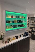 MOOI OPHANG VITRINE KAST MET LED, Huis en Inrichting, Ophalen