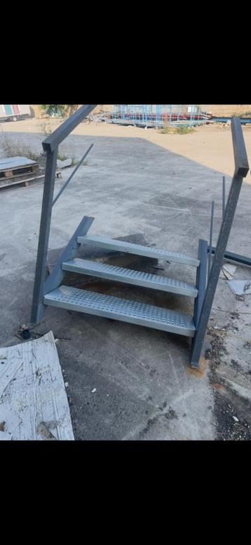 Escalier  beschikbaar voor biedingen