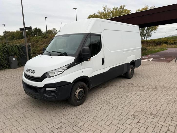 IVECO DAILY 2.3HPI L2 H2 2017 200000KM AC KEURING EURO6B, Auto's, Bestelwagens en Lichte vracht, Particulier, ABS, Airbags, Airconditioning