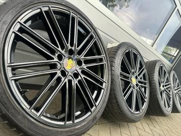 21 Porsche Taycan Panamera 4s E-Hyrbid Turbo GTS 971 velgen beschikbaar voor biedingen