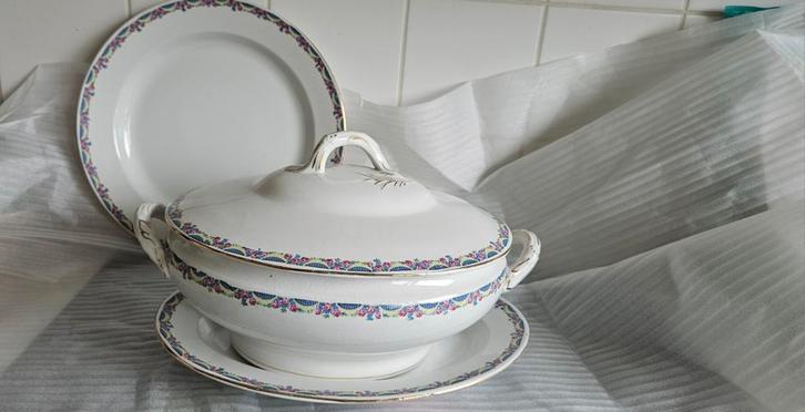 Van Boch: keramische soepterrine en 2 borden., Huis en Inrichting, Keuken | Potten en Pannen, Gebruikt, Ophalen of Verzenden