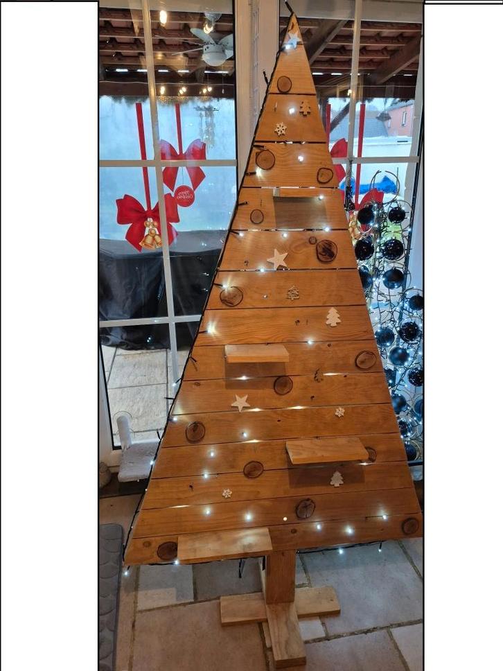 Houten dennenboom 1 meter 70 x 98 cm met lampenset, Diversen, Kerst, Zo goed als nieuw, Ophalen
