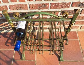 Smeedijzer wijnrek beschikbaar voor biedingen