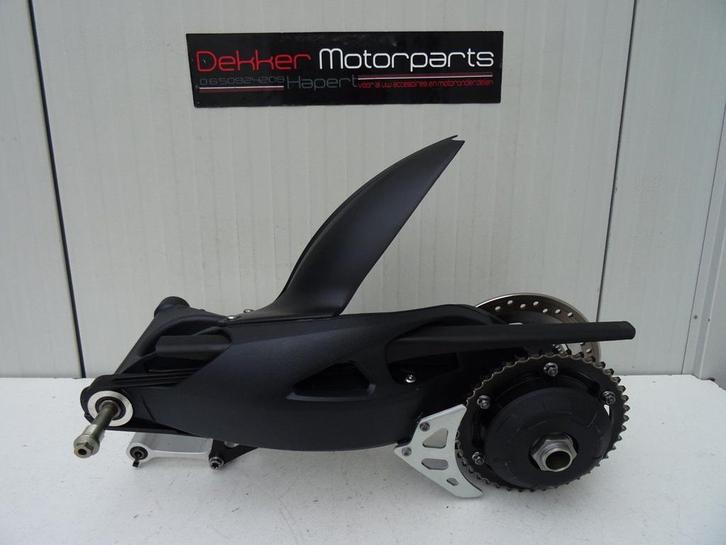 Complete Enkelzijdige Achterbrug Triumph Speed Triple 1050, Motoren, Onderdelen | Overige, Gebruikt, Ophalen of Verzenden