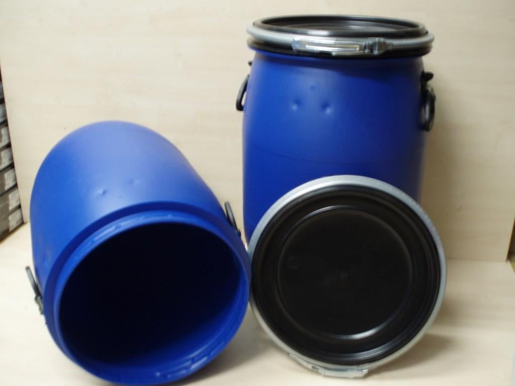 Voedertonnen van 60 liter !, Ophalen, Zo goed als nieuw