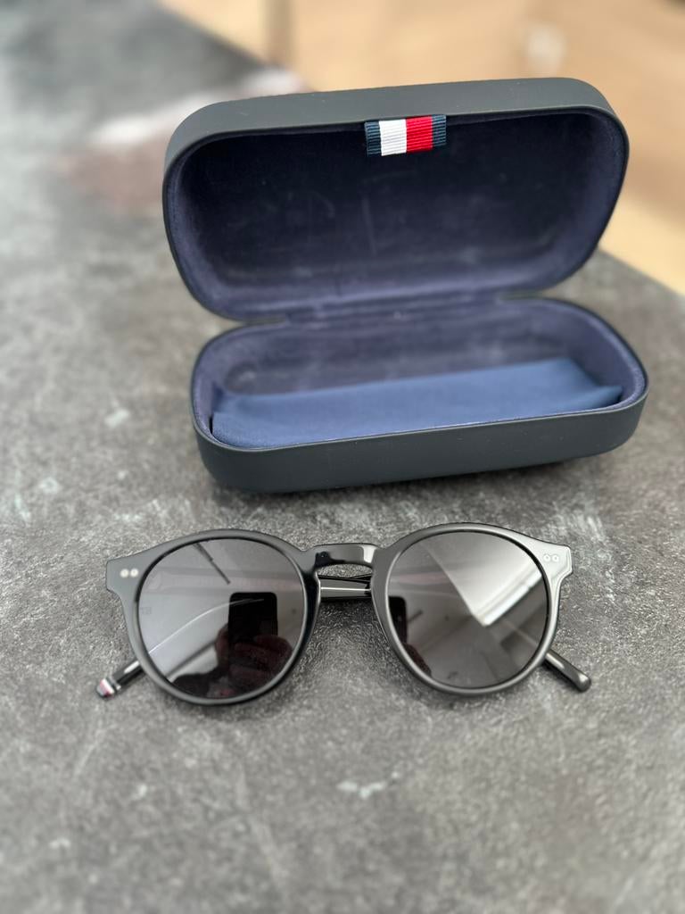 Tommy Hilfiger - Zonnebril Black, Bijoux, Sacs & Beauté, Lunettes de Soleil & Lunettes | Hommes, Neuf, Autres marques, Enlèvement
