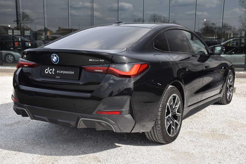 BMW i4 40 M-Sportpakket HeadUp Towbar HiFi (bj 2024), Gebruikt, Euro 6, 340 pk, Zwart