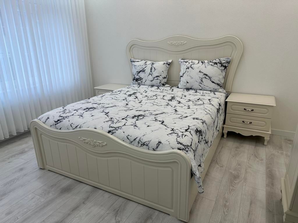 Zeer mooie slaapkamer set in heel goede staat!, Maison & Meubles, Chambre à coucher | Chambres à coucher complètes, Comme neuf