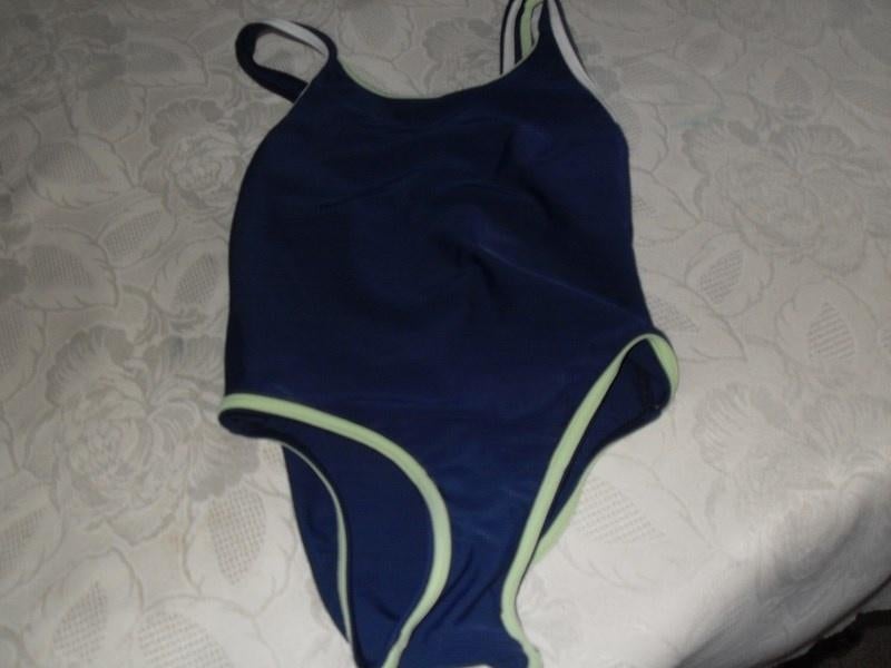 badpakje etrinel blauw maat 116, Meisje, Sport- of Zwemkleding, Ophalen of Verzenden, Zo goed als nieuw