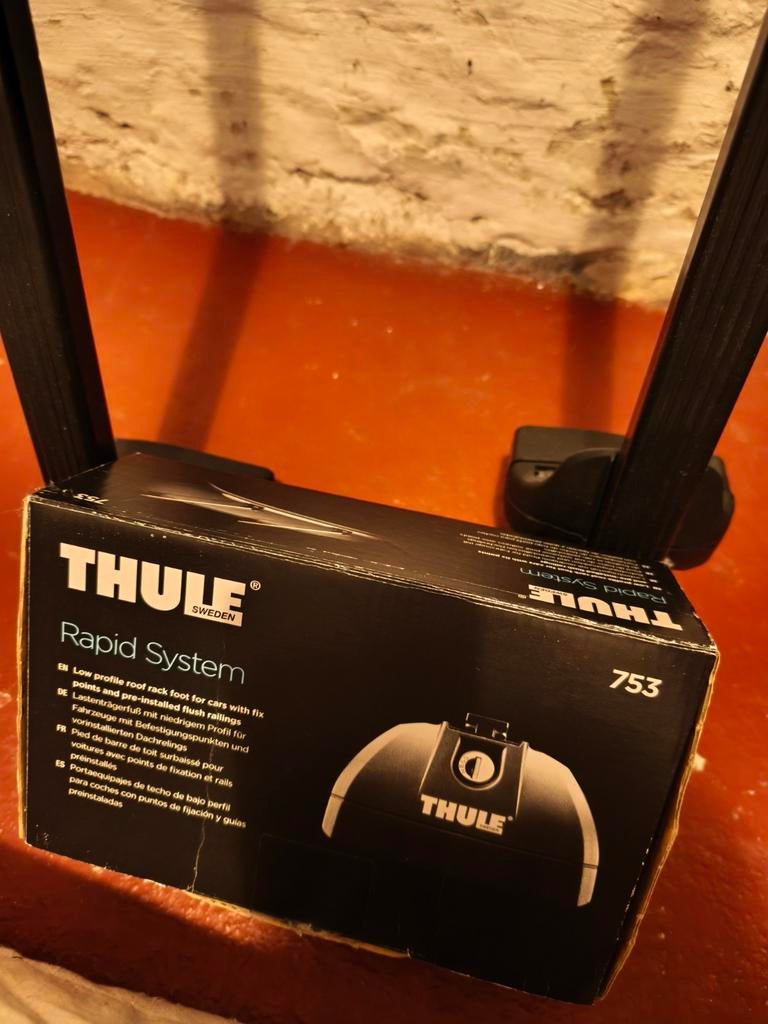 Barre de toit Thule + attache Thule, Auto diversen, Dakkoffers, Ophalen of Verzenden