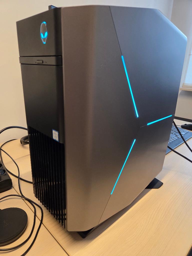 Alienware Aurora R8 (i7-8700, RTX 2080, SSD+HDD, 32GB RAM), Computers en Software, Desktop Pc's, Ophalen, Gebruikt, 32 GB, Virtual Reality