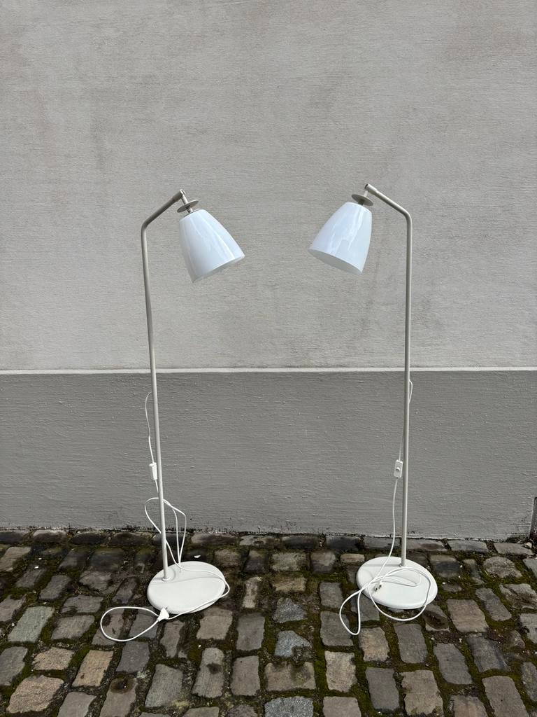 2 lampes sur pied IKEA avec abat-jour en verre ('00-'10), Maison & Meubles, Lampes | Lampadaires, Enlèvement, Comme neuf, Verre