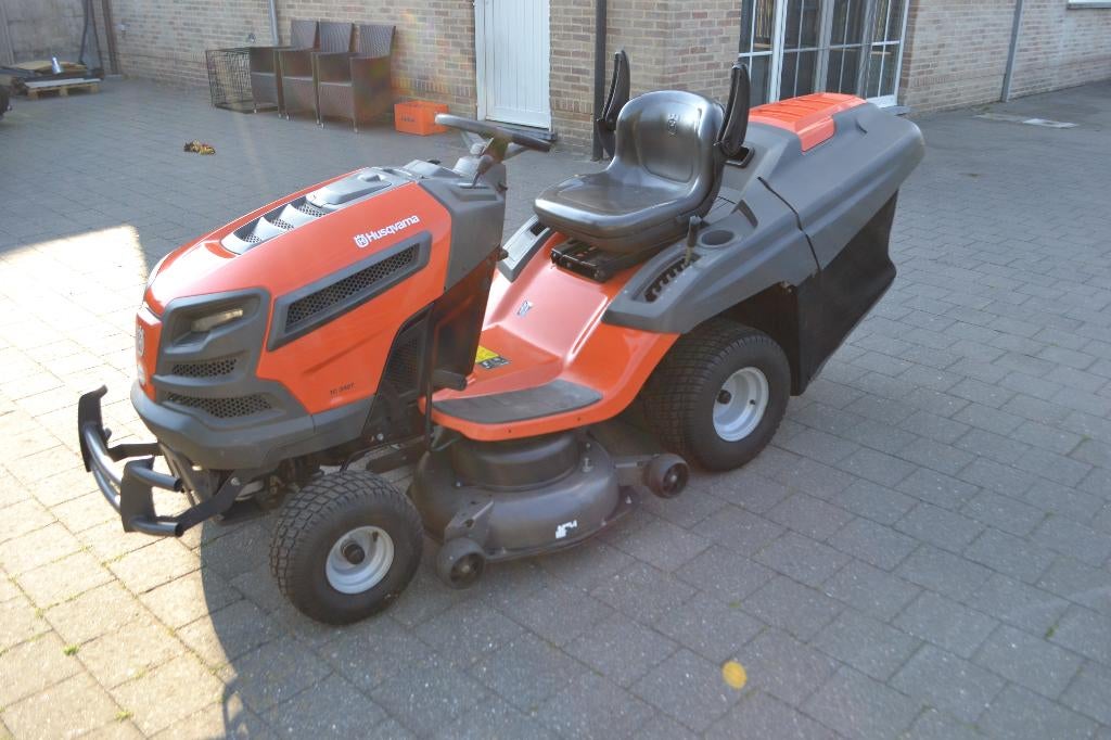 Husqvarna TC 342 T, Tuin en Terras, Zitmaaiers, Ophalen, Zo goed als nieuw, Opvangbak, 90 tot 120 cm