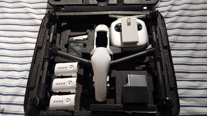 DJI Inspire 1 V 2.0 (hélices en carbone) en très bon état., Hobby & Loisirs créatifs, Modélisme | Radiocommandé & Téléguidé | Hélicoptères & Quadricoptères