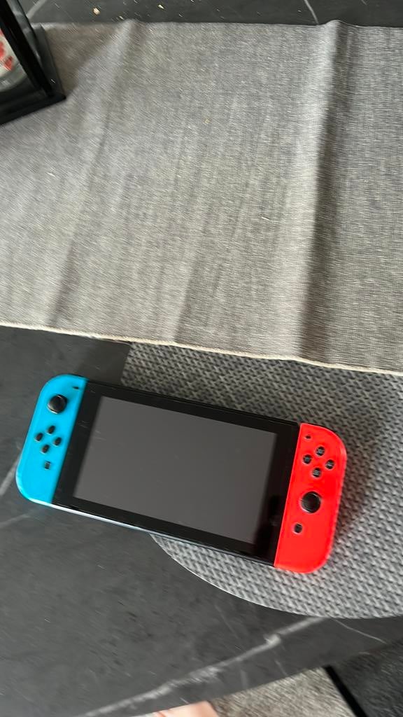 Nintendo switch, Consoles de jeu & Jeux vidéo, Consoles de jeu | Nintendo Switch, Enlèvement, Comme neuf, Avec 2 manettes, Switch Original