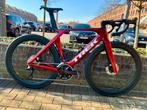 Madone SL 6 56 Crimson Gen7, Fietsen en Brommers, Ophalen, Zo goed als nieuw