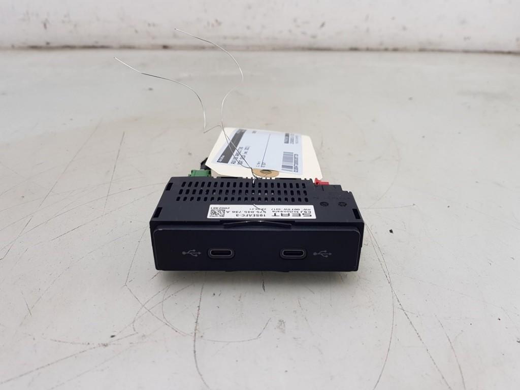 PORT AUX/USB Seat Ibiza V (KJB) (01-2017/-) (|575035736A|), Seat Deutschland GmbH, Service@seat.de, Utilisé, Seat