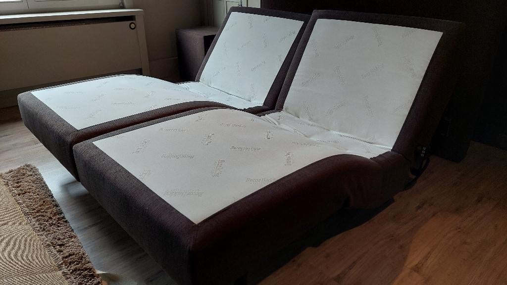 Electrisch instelbaar bed 180 x 200, Huis en Inrichting, Slaapkamer | Bedden, Ophalen, Bruin, Tweepersoons, 180 cm