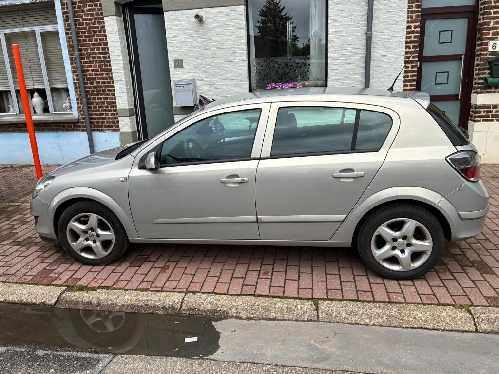opel astra Hatchback, Auto's, Voorwielaandrijving, Stof, 4 cilinders, Particulier